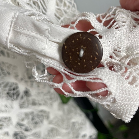 Le Moda White Crochet top lightweight NWT Size Medium - Picture 5 of 11